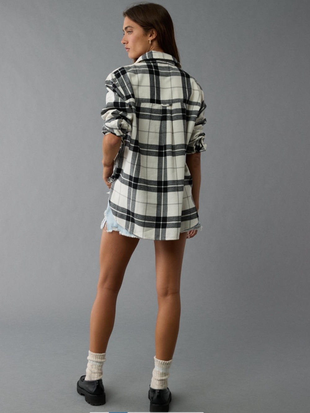 American Eagle 🦅 Oversized Plaid Button-Up Shirt - Picture 4 of 10